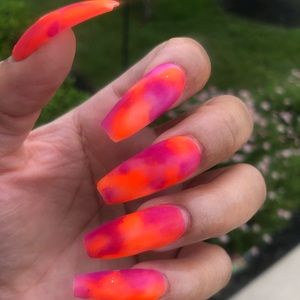 Press on nails